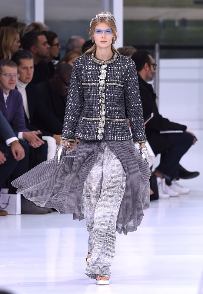 Vida Press nuotr./Alexandra Elizabeth Ljadov „Chanel“  2016 m. pavasario-vasaros kolekcijos pristatyme