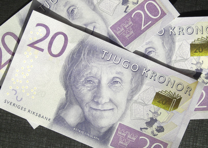 Vida Press nuotr./Dvidešimties Švedijos kronų banknotas su Lindgren atvaizdu