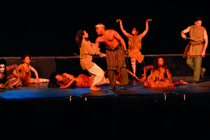 Vida Press nuotr./Harlemo klasikinio teatro trupė vaidina „Makbetą“ Niujorko parke, 2006 m.