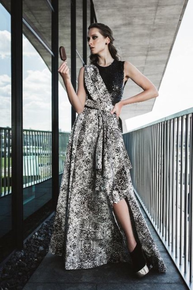 Renginio organizatorių nuotr./Lilijos Larionovos kurta kolekcijos „Išlaisvink žvėrį“ suknelė