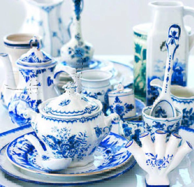Skonis.lt archyvo nuotr. /Baltai mėlynas šių dienų porceliano dekoras