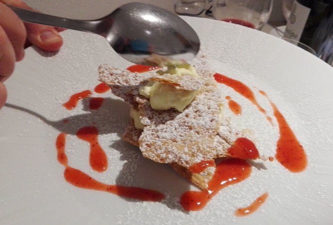 Jurgos Jurkevičienės nuotr. /Tūkstančio lapų tortas „mille-feuille“ 