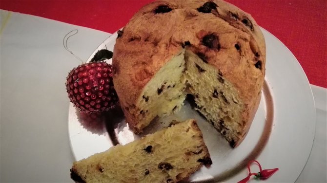 Jurgos Jurkevičienės nuotr. /„Panettone“ su cukruotomis apelsinų žievelėmis