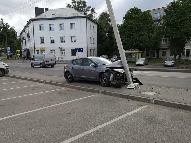 Kur stovi policija Kaune nuotr./Avarija Petrašiūnuose