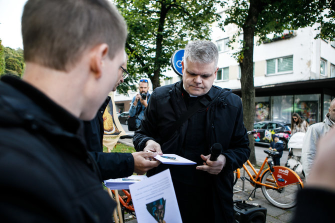 Eriko Ovčarenko / 15min nuotr./Maldininkų protestas prieš eitynes