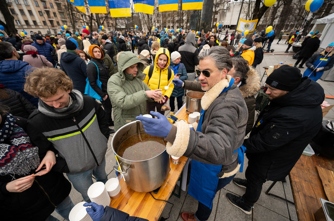  Dariaus Kučio nuotr./Vilniuje vykusios akcijos "Ateik barščių, paremk Ukrainą" akimirka