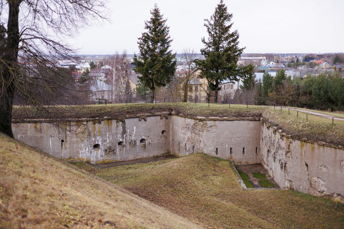 Eriko Ovčarenko / BNS nuotr./Forto siena, kurią turėjo įveikti bėgliai