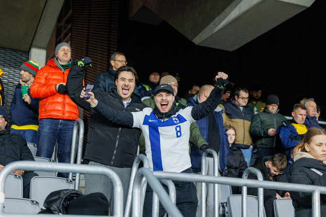 Eriko Ovčarenko / BNS nuotr./Dj Kaziuko muzika stadione pakėlė sirgalius