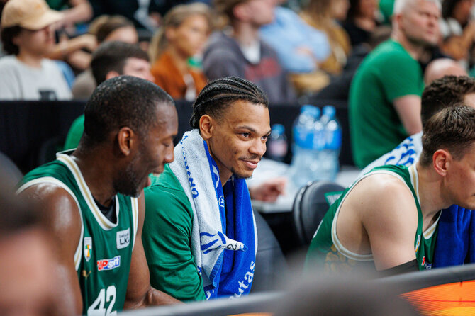 Eriko Ovčarenko / BNS nuotr./Isaiah Wong