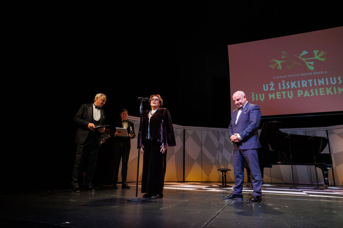 Eriko Ovčarenko / BNS nuotr./„Auksinės rūtos šakelės“ apdovanojimai