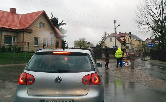 Eriko Ovčarenko/15min.lt nuotr./Šviesoforas Jesios plente