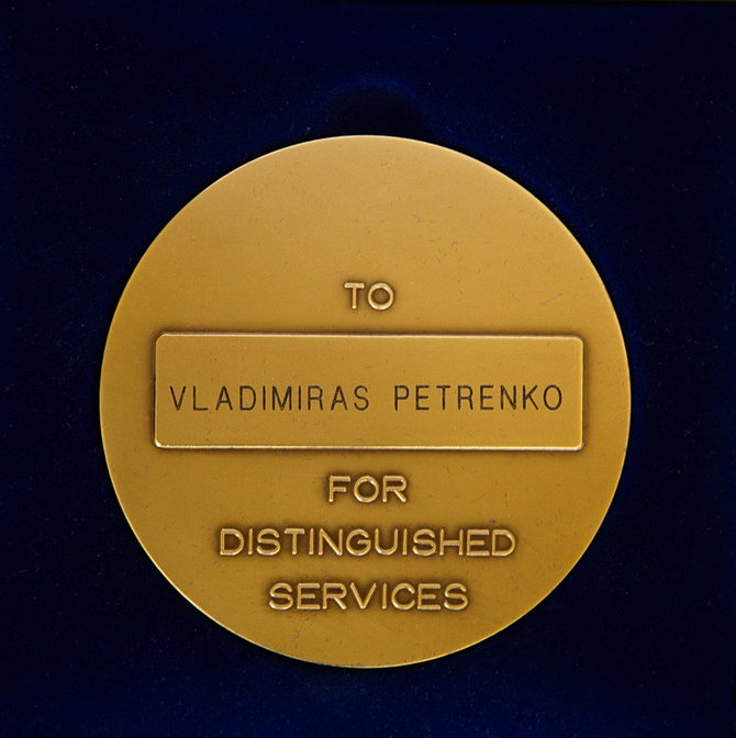 Kęstučio Šimatonio nuotr./Gydytojas Vladimiras Petrenko apdovanotas prestižiniu medaliu