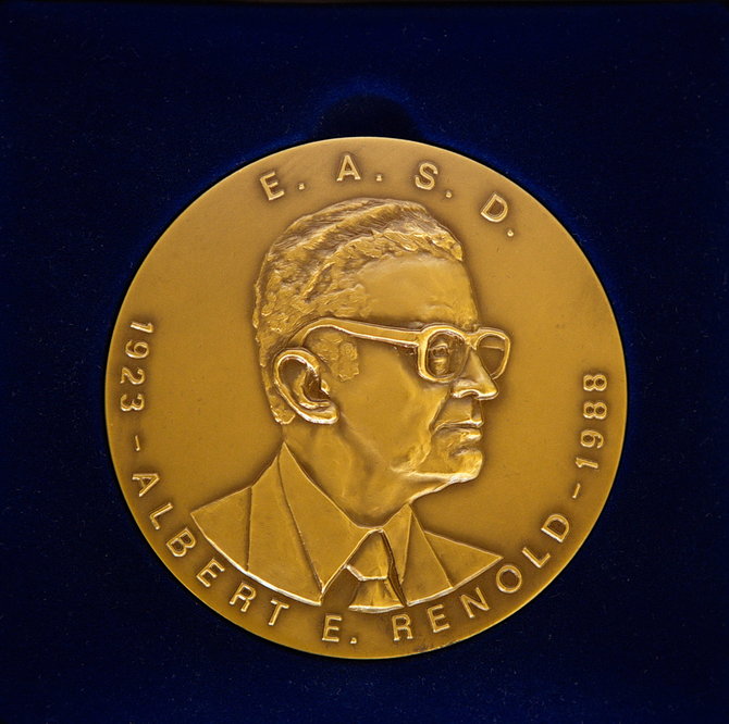 Kęstučio Šimatonio nuotr./Gydytojas Vladimiras Petrenko apdovanotas prestižiniu medaliu