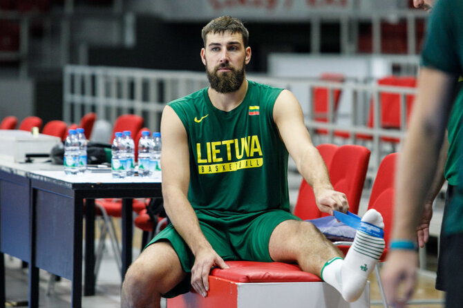 Eriko Ovčarenko / BNS nuotr./Jonas Valančiūnas