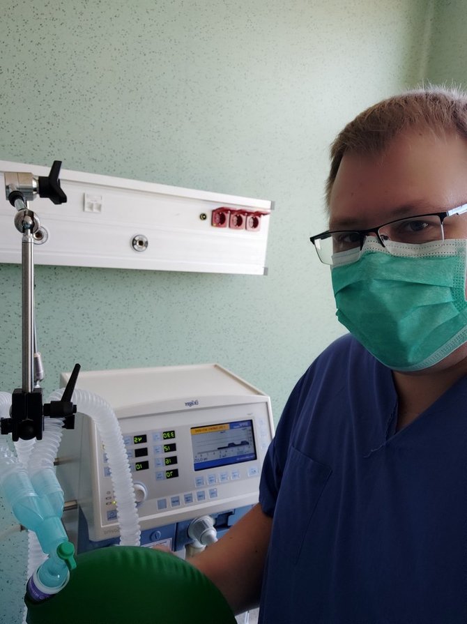 Asmeninė nuotr./Gydytojas Donatas Miezenas liko dirbti Ukmergės ligoninėje, kai joje įsižiebė koronaviruso židinys