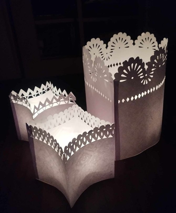 Asmeninė nuotr./Birutės kurti Vėlinių žvakėms skirti popieriniai gaubtai