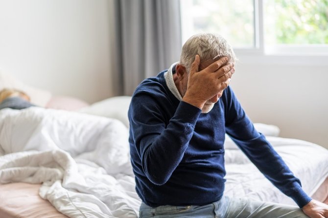 Shutterstock nuotr./Galvos skausmas, silpnumas – vieni iš erkinio encefalito požymių