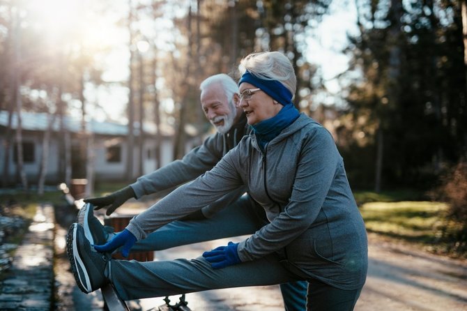 Shutterstock nuotr./Senjorai ruošiasi bėgioti