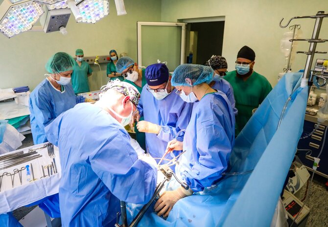 Kauno klinikų nuotr./Transplantuojamos kepenys