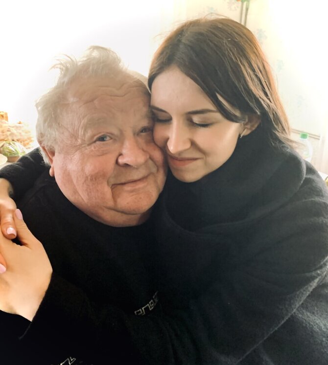 Asmeninė nuotr./Monika su a.a. seneliu