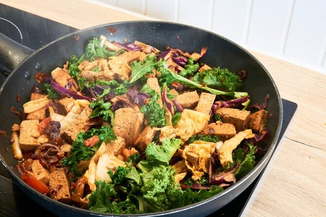 Shutterstock nuotr./Keptas tofu su daržovėmis