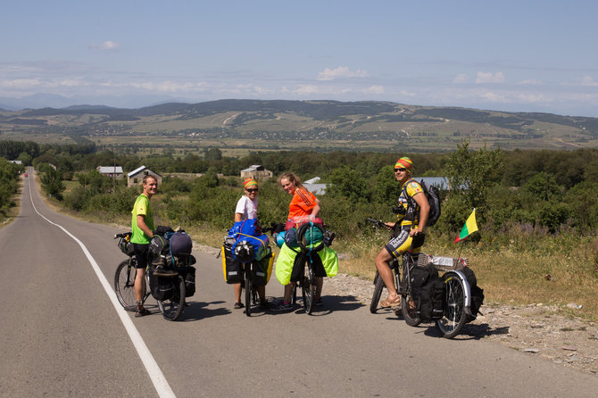 5 lietuviai, po Gruziją keliavę dviračiais
