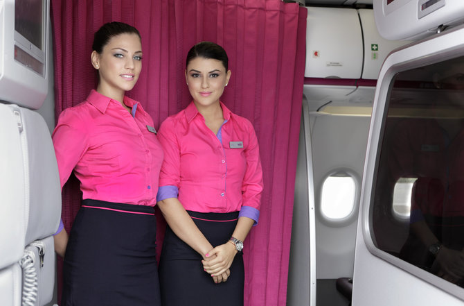 Wizz Air nuotr./Wizz Air stiuardesės