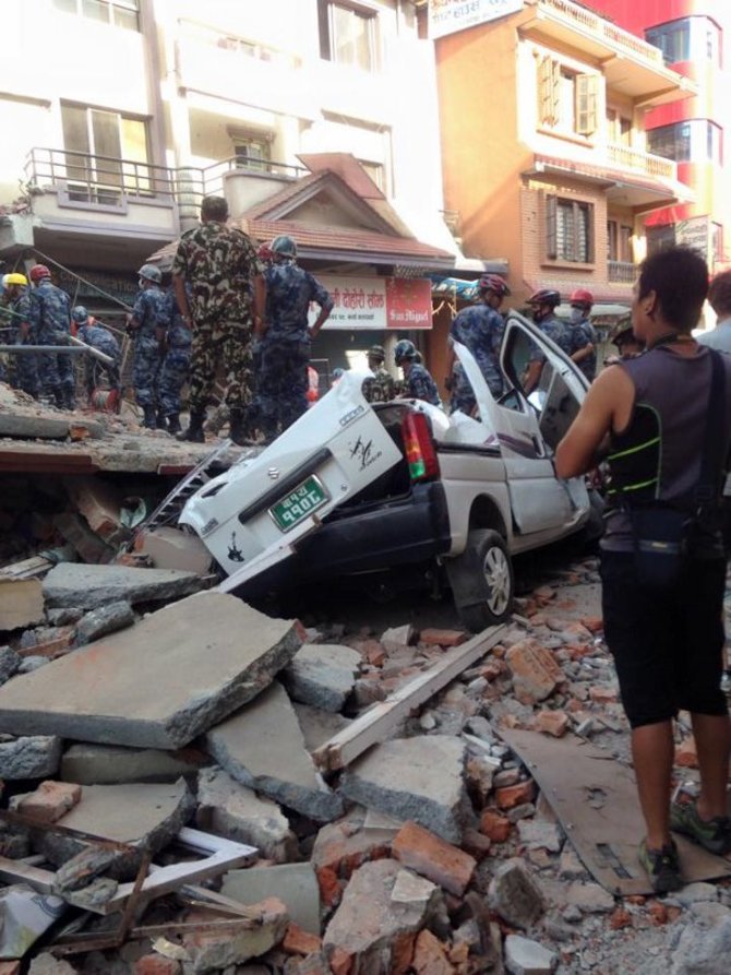 Amiro Begalės nuotr./Žemės drebėjimo padariniai Katmandu 