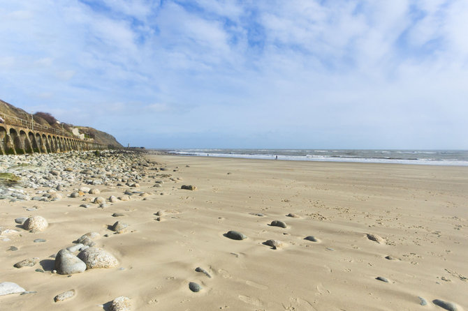 123rf.com nuotr./Balto smėlio paplūdimiai Kente mėgstami vietinių ir turistų.