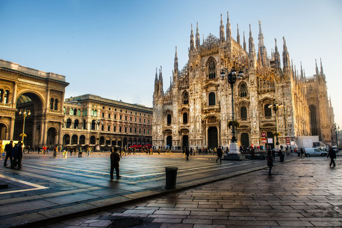 123rf.com nuotr./Milan Cathedral, Duomo and Vittorio Emanuele II Gallery at Piazza del Duomo. Lombardy, Italy
