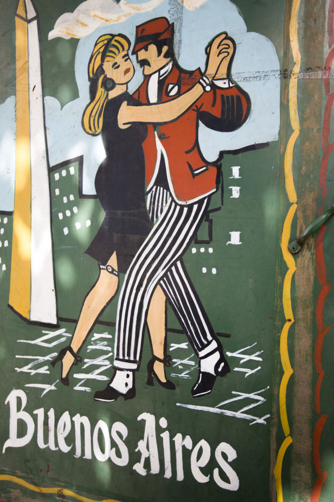 123rf.com/Tango šokis – piešinys ant sienos Buenos Airėse