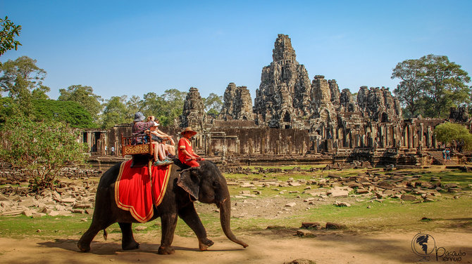 Tomo Baranausko nuotr./Pamatyti Angkor Wat šventyklas Kambodžoje galima ir jojant drambliu