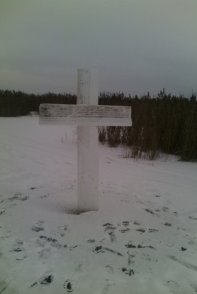 Metelių regioninio parko direkcijos nuotr./Ledo kryžius