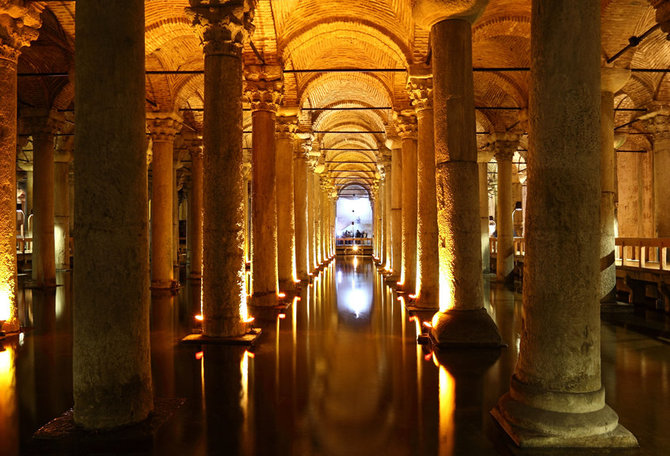 Bigstock.com/Basilica Cistern