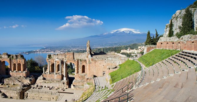 123rf.com nuotr./Graikiško amfiteatro liekanos Taorminoje, Sicilijoje