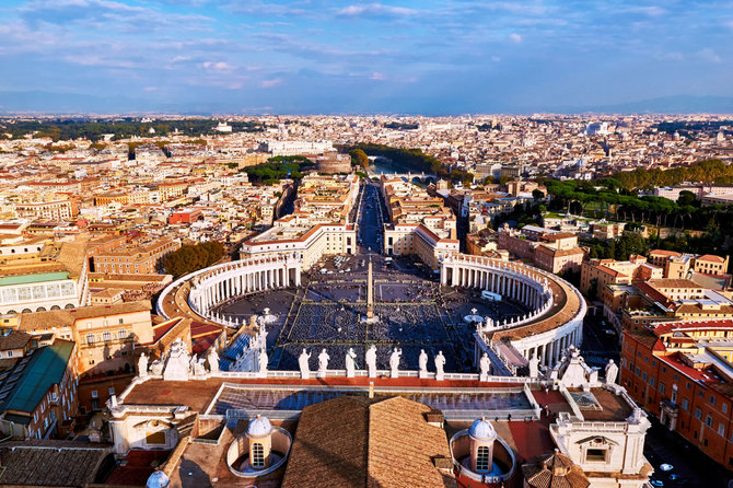 Fotolia.com nuotr./Romos panorama iš Šv. Petro aikštė Vatikane