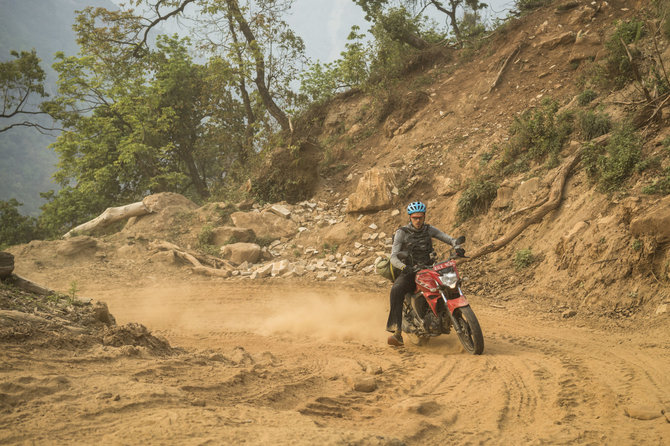 „Gipsy Tears“ nuotr./Gedmis demonstruoja motociklo meistriškumą