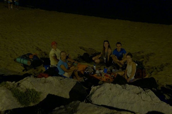 „Facebook“ nuotr./Lietuviška-ukrainietiška vakarienė paplūdimyje Kanuose