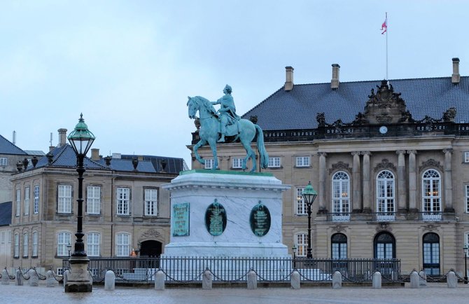 Saulės Paltanavičiūtės nuotr./Karališkieji rūmai (dan. Amalienborg)
