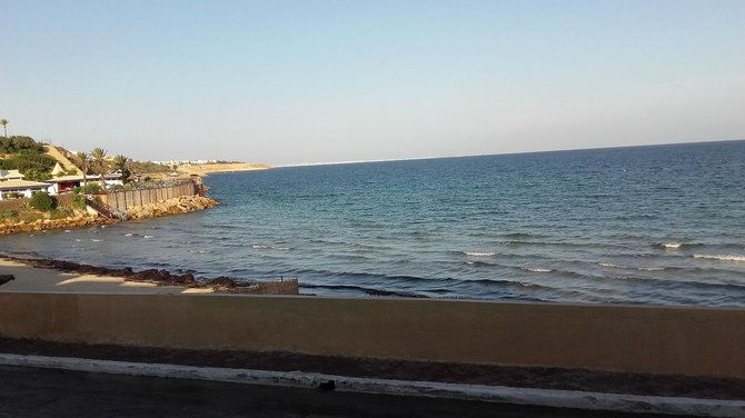 Vaido Mikaičio nuotr./Viduržemio jūra beveik skalauja mūsų namo slenkstį Monastyre