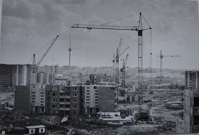 „Gatvės gyvos“ nuotr./1984 metai – Justiniškėse verda statybos