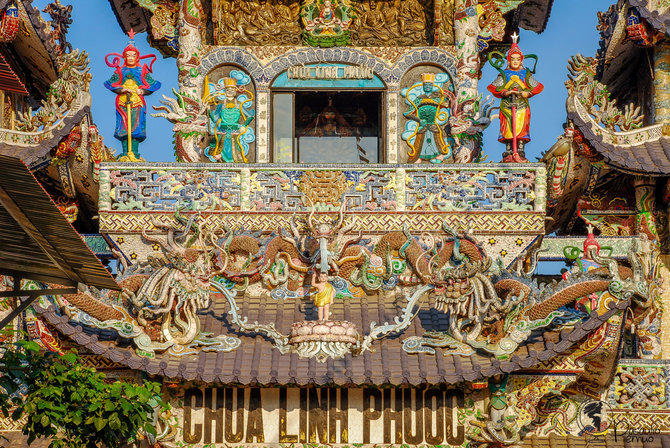 Tomo Baranausko/ Pasaulio piemuo nuotr./Gausiai dekoruota ir spalvinga Linh Phuoc pagoda
