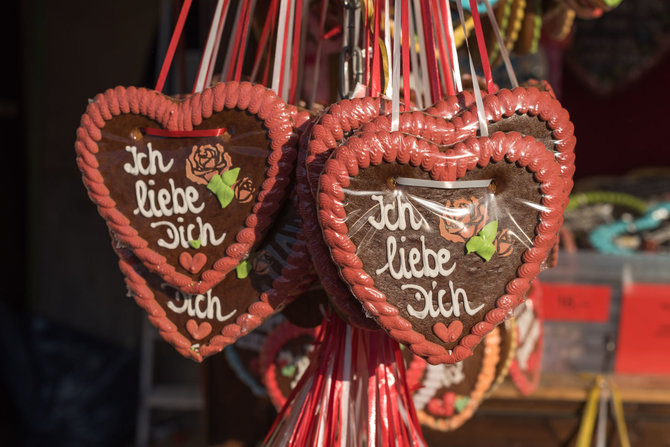 123rf.com /Vokietijos mugės pilnos šių šventinių sausainių, kurių pavadinimas – „Lebkuchen“
