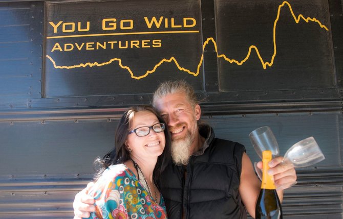 Asmeninė nuotr./Diana Aleknaitė ir Žilvinas Usonis, netradicinių kelionių „You Go Wild Adventures” įkūrėjai, ir jų kelionės