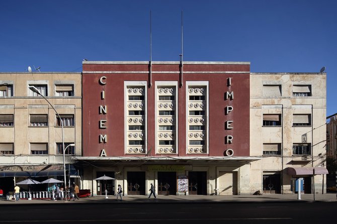 Dr. E. Denison nuotr./Modernistinės architektūros pavyzdys Asmaroje – kino teatras „Impero“