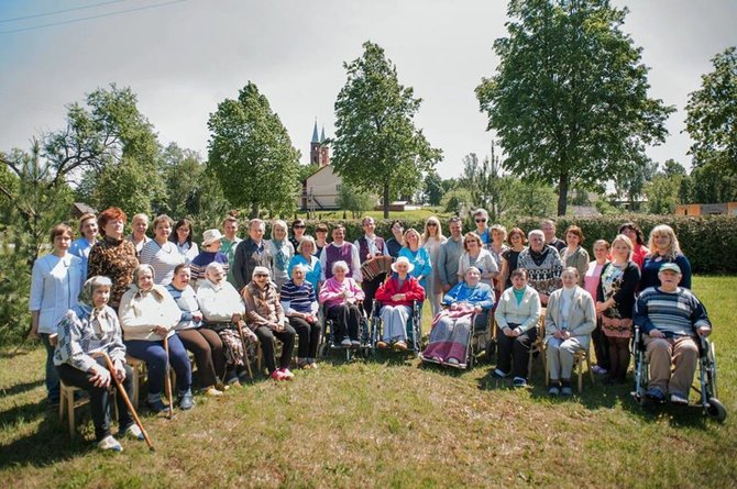 „Senučiukai“/„Facebook“ nuotr./Senučiukai visada džiaugiasi svečiais