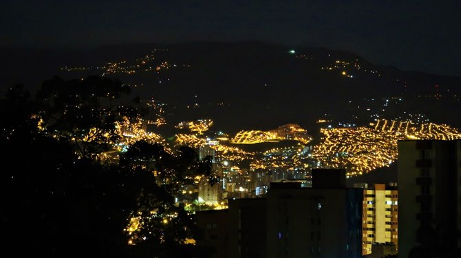 Asmeninė nuotr./Naktinė Medeljino panorama