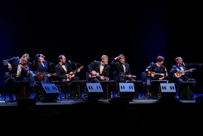 Klaipėdos dramos teatro nuotr./Festivalio scenoje 2018-aisiais pasirodė „The Ukulele Orchestra of Great Britain“