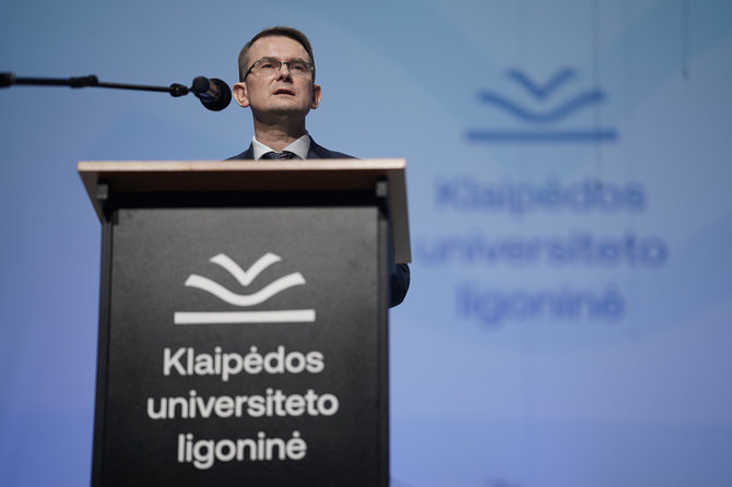 Klaipėdos universiteto nuotr. /Sveikatos apsaugos ministras Arūnas Dulkys