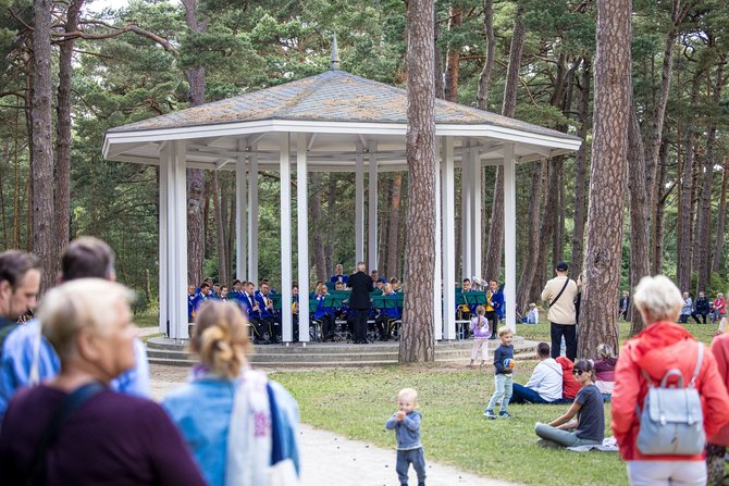 Palangos miesto savivaldybės nuotr./Palangos orkestro koncertas Birutės parke